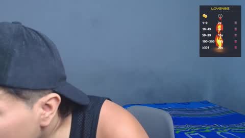 Snapshot of alejandro_vt chatting on 11-25-25, 02:39 Alejandro G online show from 11-25-25, 02:39
