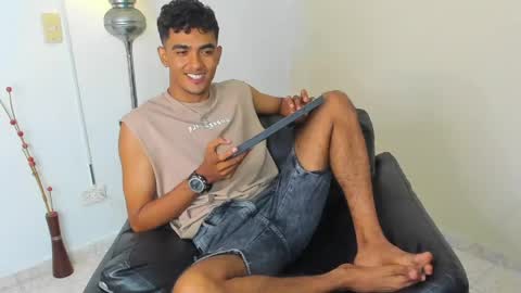 Snapshot of alejandro_williams chatting on 06-08-26, 01:28 Alejandro williams online show from 06-08-26, 01:28