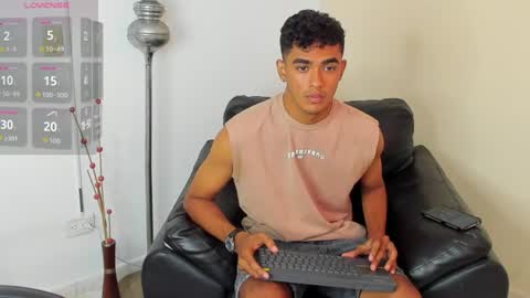 Snapshot of alejandro_williams chatting on 06-22-26, 08:39 Alejandro williams online show from 06-22-26, 08:39