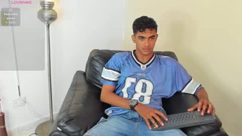Snapshot of alejandro_williams chatting on 06-26-26, 08:35 Alejandro williams online show from 06-26-26, 08:35