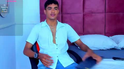 Snapshot of alejandro_williams chatting on 06-28-26, 07:20 Alejandro williams online show from 06-28-26, 07:20