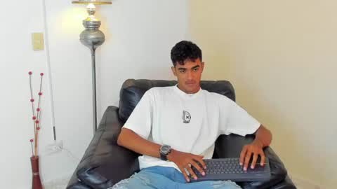 Snapshot of alejandro_williams chatting on 06-29-26, 07:47 Alejandro williams online show from 06-29-26, 07:47