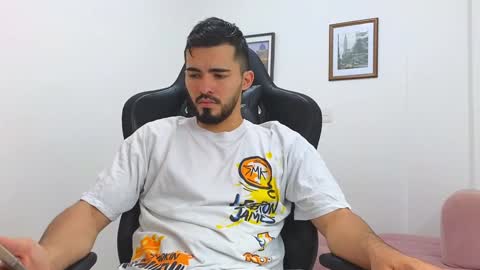 alejandroo_7 online show from 02-01-25, 08:05