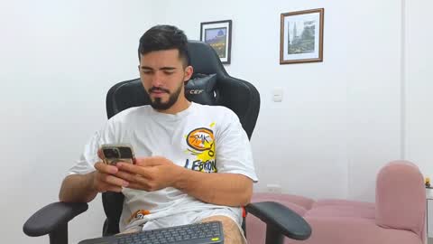 alejandroo_7 online show from 02-01-25, 11:06