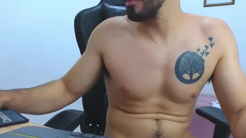 alejandroo_7 online show from 03-10-25, 11:16