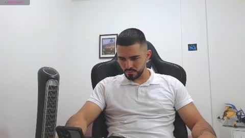 Snapshot of alejandroo_7 chatting on 06-15-26, 09:06 alejandroo_7 online show from 06-15-26, 09:06