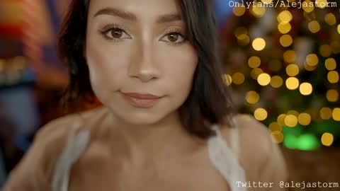 Snapshot of alejastorm chatting on 12-11-24, 01:37 Alejandra online show from 12-11-24, 01:37