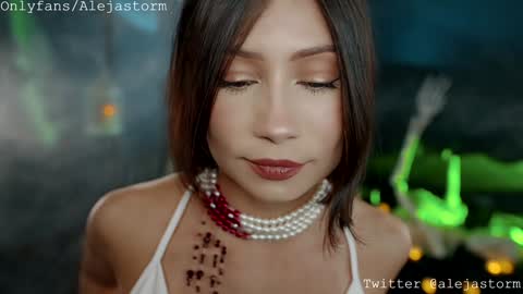 Snapshot of alejastorm chatting on 10-26-25, 02:28 Alejandra online show from 10-26-25, 02:28