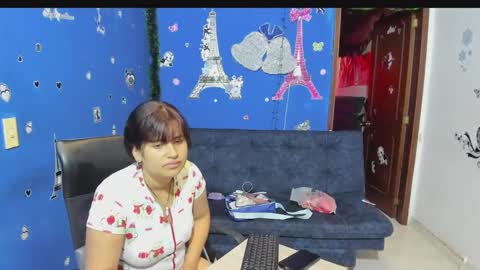 Snapshot of alejita_smithh chatting on 02-11-25, 12:58 zoe and Kataleya online show from 02-11-25, 12:58