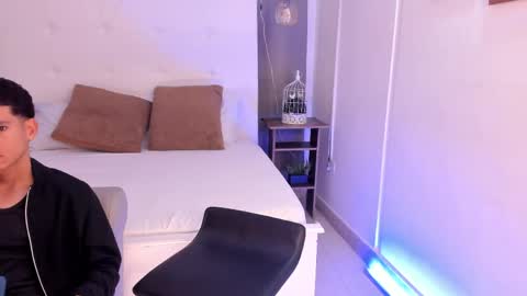 Snapshot of alejo_exotic chatting on 05-19-26, 12:22 alejo_exotic online show from 05-19-26, 12:22