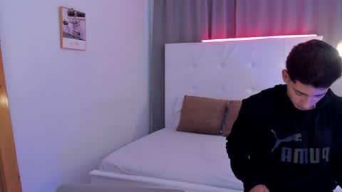 Snapshot of alejo_exotic chatting on 05-22-26, 12:11 alejo_exotic online show from 05-22-26, 12:11