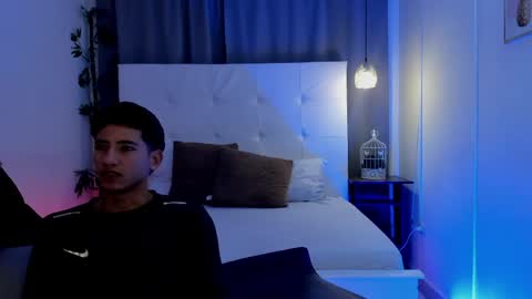 Snapshot of alejo_exotic chatting on 05-25-26, 12:11 alejo_exotic online show from 05-25-26, 12:11