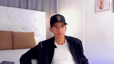 Snapshot of alejo_exotic chatting on 06-24-26, 12:26 alejo_exotic online show from 06-24-26, 12:26