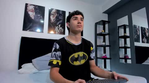alejo_gray1 online show from 01-10-26, 07:15