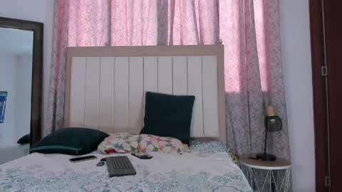 alejo_gray1 online show from 04-09-26, 09:53