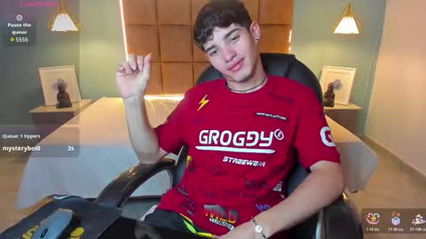 ALejoo Saenz online show from 10-28-25, 07:05