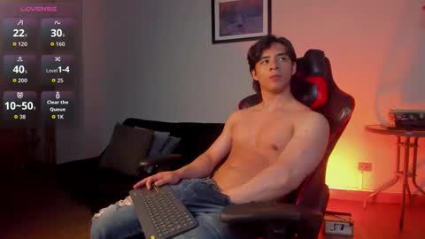 Snapshot of alekblake chatting on 11-02-25, 01:19 Alek online show from 11-02-25, 01:19