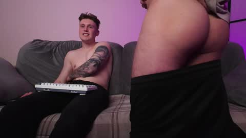 Alex and Linar online show from 10-28-25, 01:20