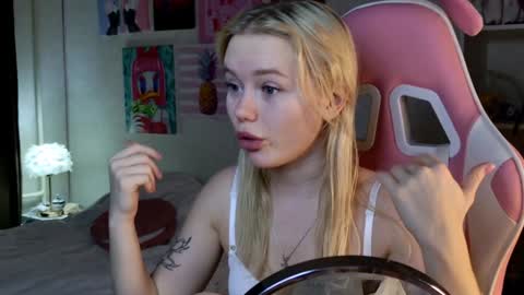 Lexi online show from 01-29-25, 03:54