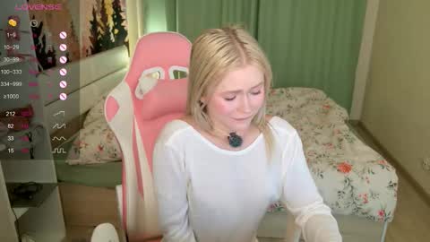 Lexi online show from 10-20-25, 03:07