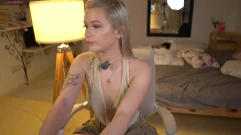 Lexi online show from 11-04-25, 04:00