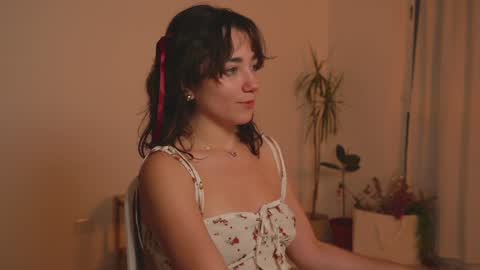 Snapshot of alemaniababe chatting on 01-06-25, 11:31 Ale online show from 01-06-25, 11:31