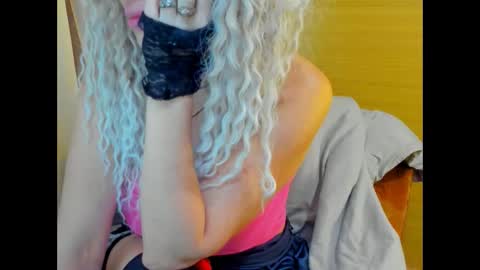 Luly online show from 02-12-26, 01:22