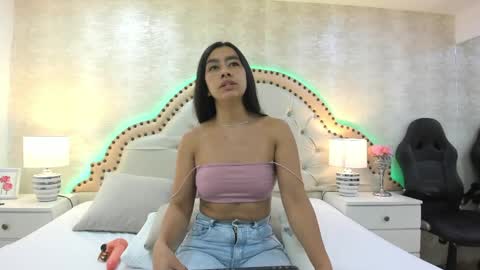 Snapshot of alenacoleman chatting on 05-15-26, 12:12 ALENA online show from 05-15-26, 12:12
