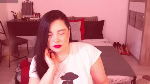 Snapshot of alenni chatting on 05-07-26, 02:50 Alenni online show from 05-07-26, 02:50