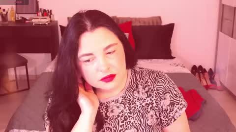 Snapshot of alenni chatting on 05-11-26, 03:01 Alenni online show from 05-11-26, 03:01