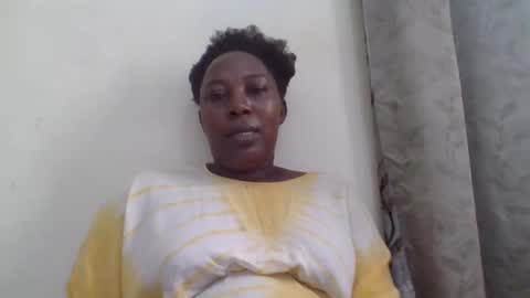 Snapshot of alesha_ chatting on 05-11-26, 04:37 Noreen Kennth and Emilly online show from 05-11-26, 04:37