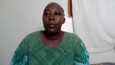 Snapshot of alesha_ chatting on 06-07-26, 04:49 Noreen Kennth and Emilly online show from 06-07-26, 04:49