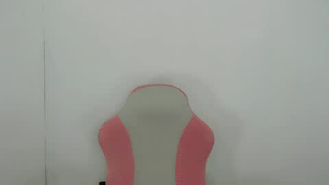 Snapshot of alesha_vibe_me chatting on 06-13-26, 03:32 alesha_vibe_me online show from 06-13-26, 03:32