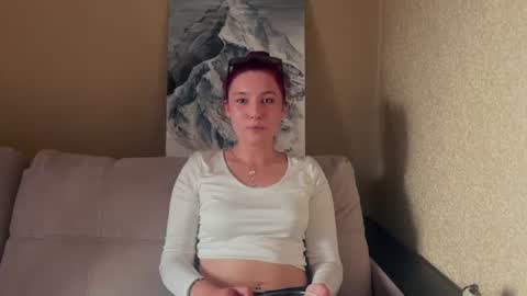 Snapshot of aleshiakrichbaum chatting on 07-01-26, 03:34 Emma online show from 07-01-26, 03:34