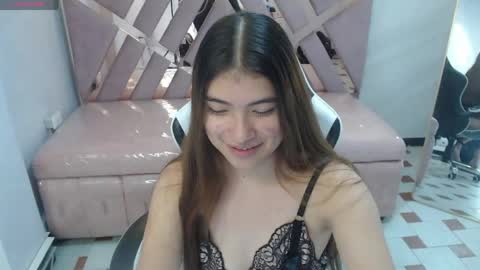 Snapshot of alesia_v chatting on 05-20-26, 08:48 Live 1000pm 600am COLOMBIAN HOUR online show from 05-20-26, 08:48