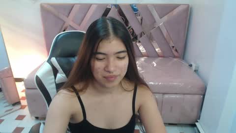 Snapshot of alesia_v chatting on 06-08-26, 03:18 Live 1000pm 600am COLOMBIAN HOUR online show from 06-08-26, 03:18