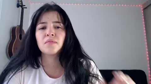 Snapshot of aleska_bell69 chatting on 06-10-26, 03:44 Aleska online show from 06-10-26, 03:44