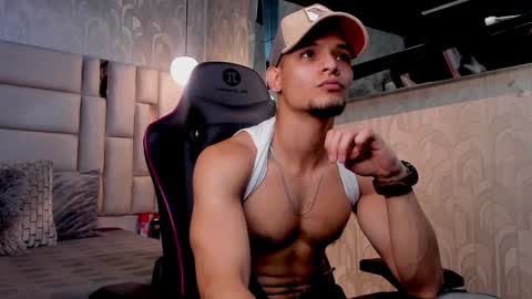 Snapshot of aless_king chatting on 12-20-24, 05:18 Alessandro King online show from 12-20-24, 05:18