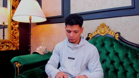 Snapshot of aless_king chatting on 01-16-25, 12:09 Alessandro King online show from 01-16-25, 12:09