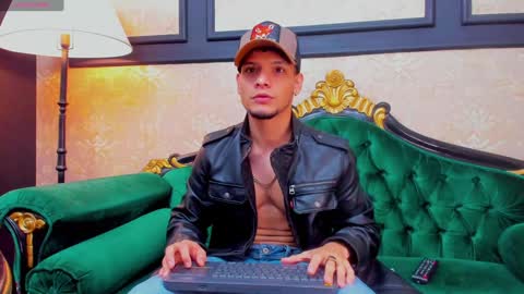 Snapshot of aless_king chatting on 01-25-25, 11:55 Alessandro King online show from 01-25-25, 11:55