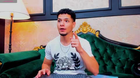 Snapshot of aless_king chatting on 01-26-25, 12:22 Alessandro King online show from 01-26-25, 12:22