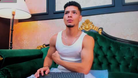 Snapshot of aless_king chatting on 01-30-25, 11:22 Alessandro King online show from 01-30-25, 11:22