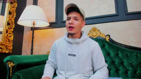 Snapshot of aless_king chatting on 03-04-25, 11:40 Alessandro King online show from 03-04-25, 11:40