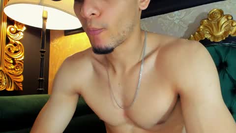 Snapshot of aless_king chatting on 05-26-26, 09:33 Alessandro King online show from 05-26-26, 09:33