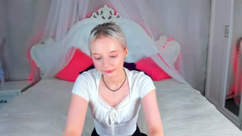 Snapshot of alessakiss chatting on 06-28-26, 09:15 alessakiss online show from 06-28-26, 09:15
