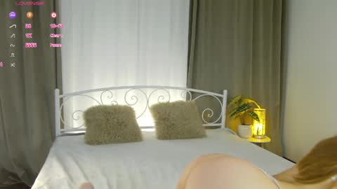 Snapshot of alessamay chatting on 05-08-26, 08:36 alessamay online show from 05-08-26, 08:36