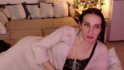 Snapshot of alessandra_foxy chatting on 12-29-24, 08:04 Sandra online show from 12-29-24, 08:04