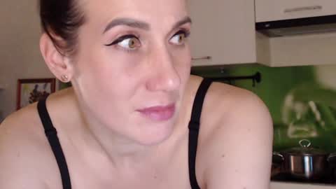 Snapshot of alessandra_foxy chatting on 02-10-25, 04:25 Sandra online show from 02-10-25, 04:25