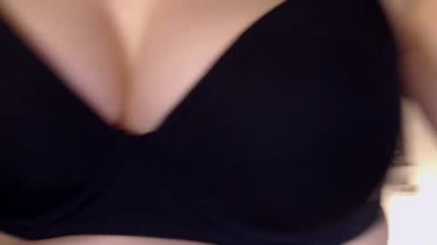 Snapshot of alessandra_foxy chatting on 02-18-25, 07:52 Sandra online show from 02-18-25, 07:52