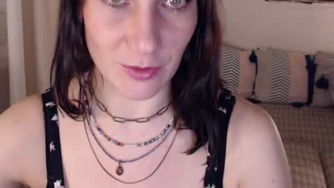 Snapshot of alessandra_foxy chatting on 03-12-25, 06:00 Sandra online show from 03-12-25, 06:00